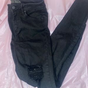Wild Fable distressed black jeans sized 4